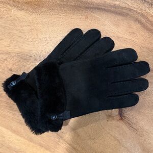 UGG Black women’s  Suede real dyed shearling sheep ski fur original.